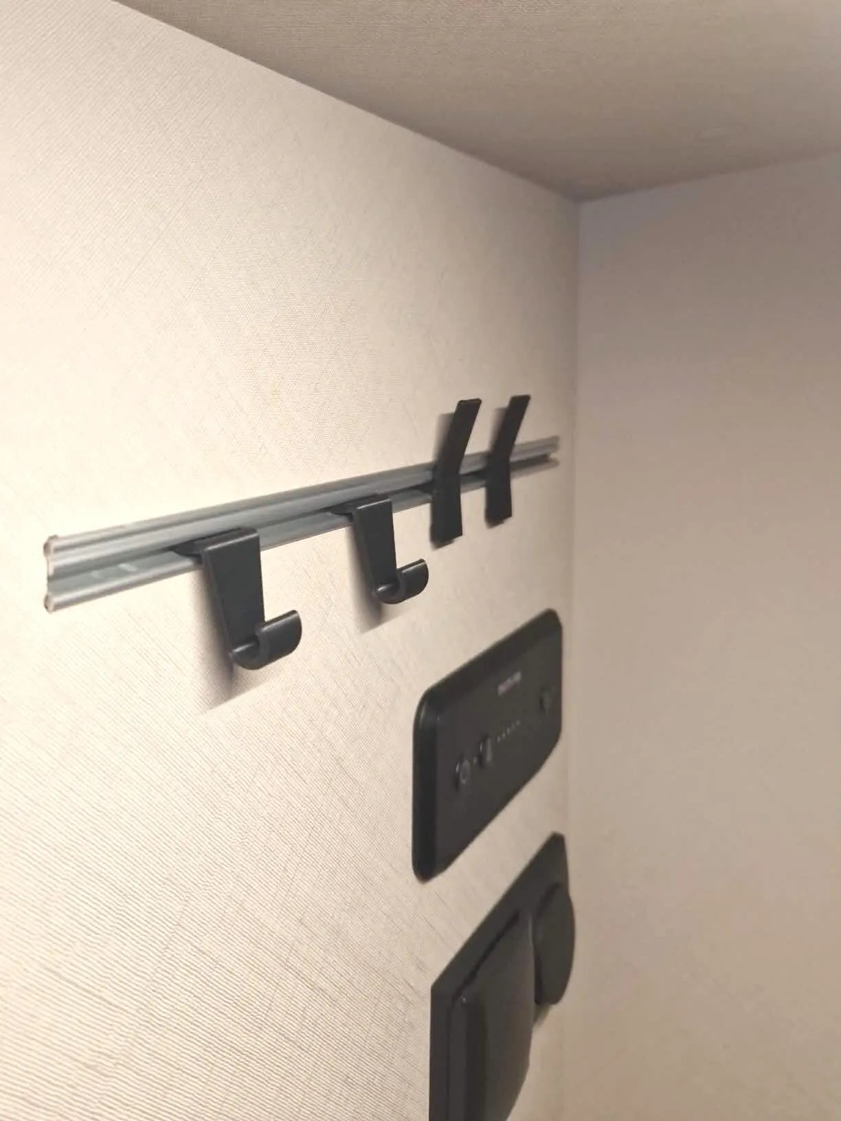 Hook suitable for the rail system of Bürstner | Crosscamp | Dethleffs | Hymer