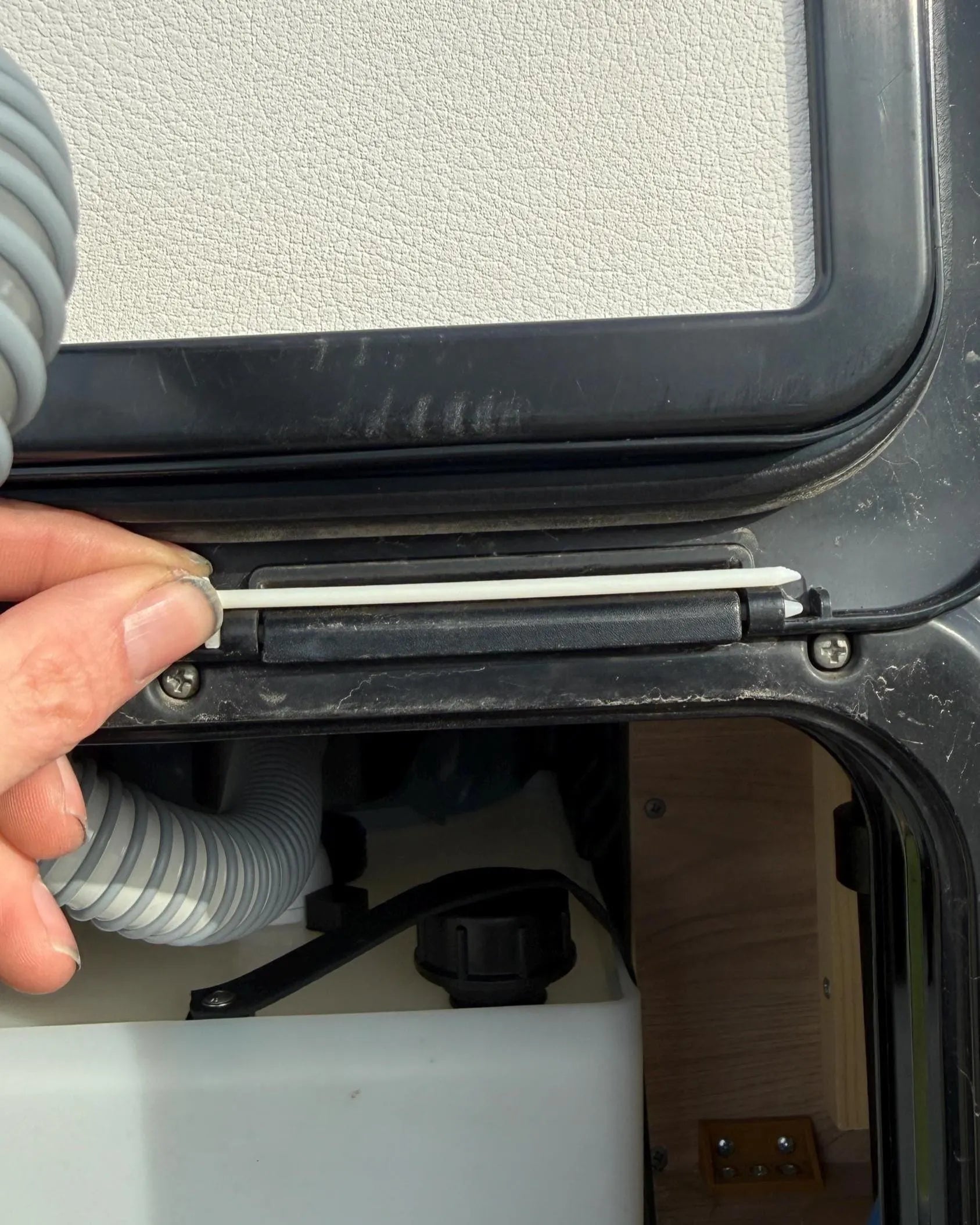 Scharnierstift für Thetford Serviceklappe 3 4 5 6 – passgenauer Ersatz für Wohnmobil & Camper