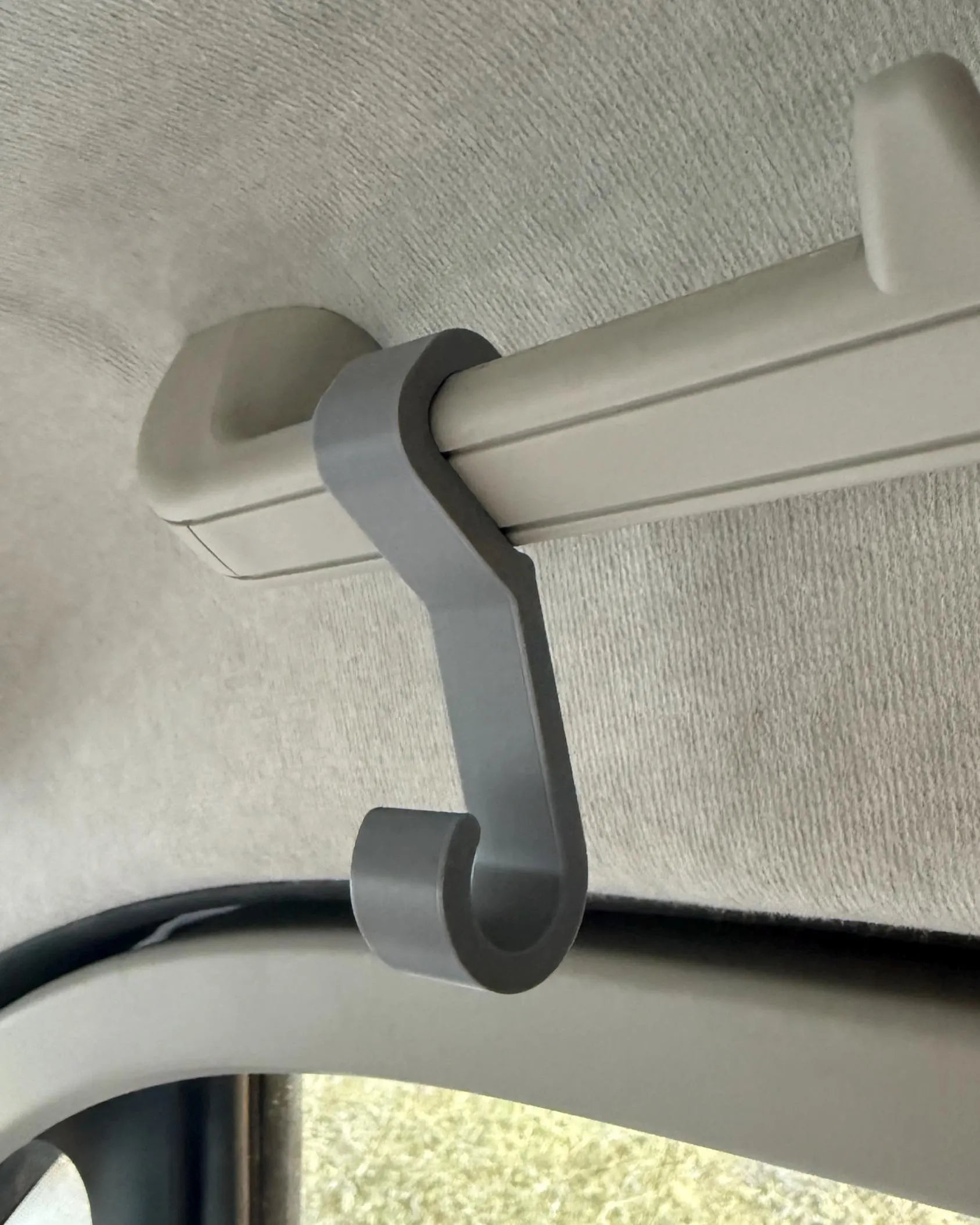 Praktischer Haken für den Haltegriff im Fahrerhaus | Stabiler Jackenhaken für Campervan / Kastenwagen / Zubehör /Fiat / Citroen /Peugeot